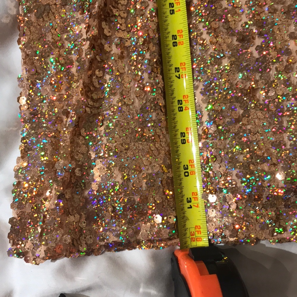 Misguided rose gold deep v sequin dress. - Picture 5 of 6